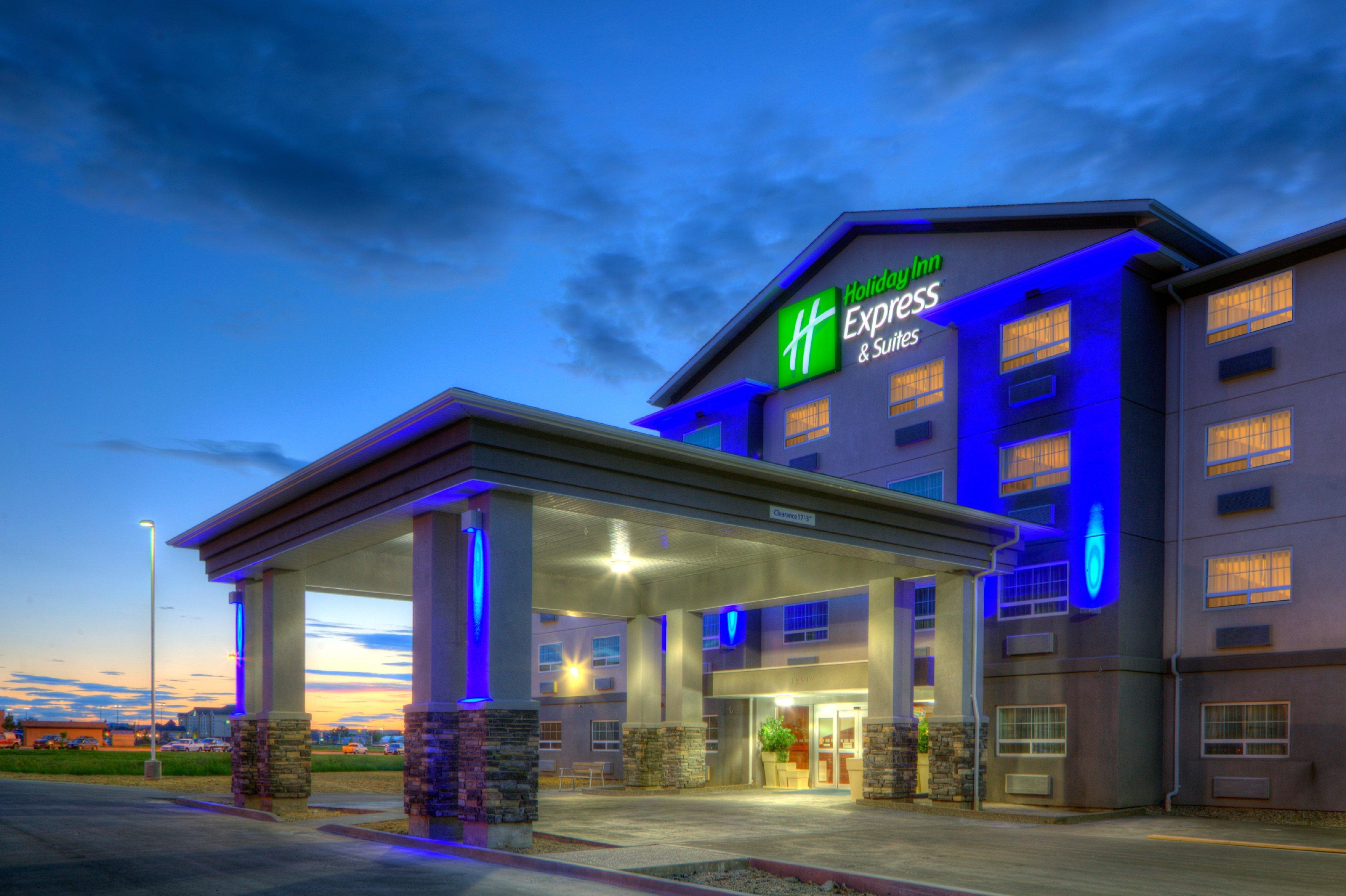 Holiday Inn Express And Suites Dawson Creek, An Ihg Hotel Exterior photo